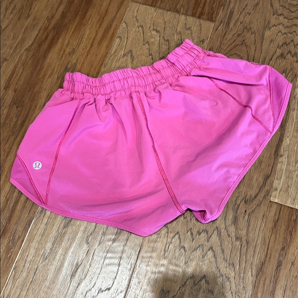 Lululemon Hotty Hot Shorts 2.5" - Picture 3 of 6